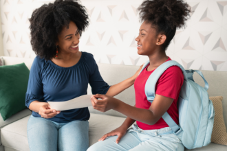 Sérgio Bento De Araújo analisa como a avaliação inteligente está transformando o boletim escolar em uma ferramenta de aprendizagem contínua.