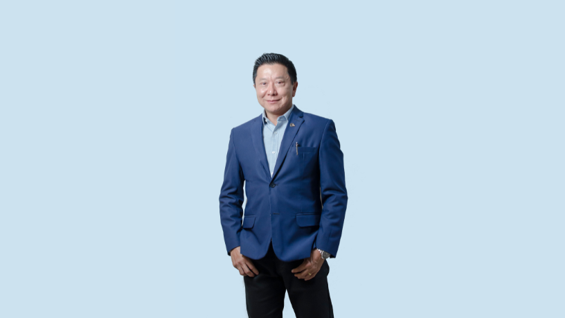 Milton Seigi Hayashi destaca o poder transformador da reconstrução mamária como etapa essencial na recuperação da autoestima.